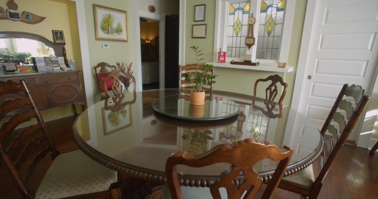 Granbury Gardens Bed And Breakfast 외부 사진