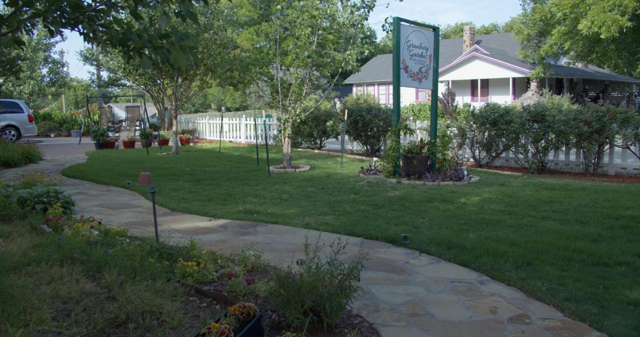 Granbury Gardens Bed And Breakfast 외부 사진