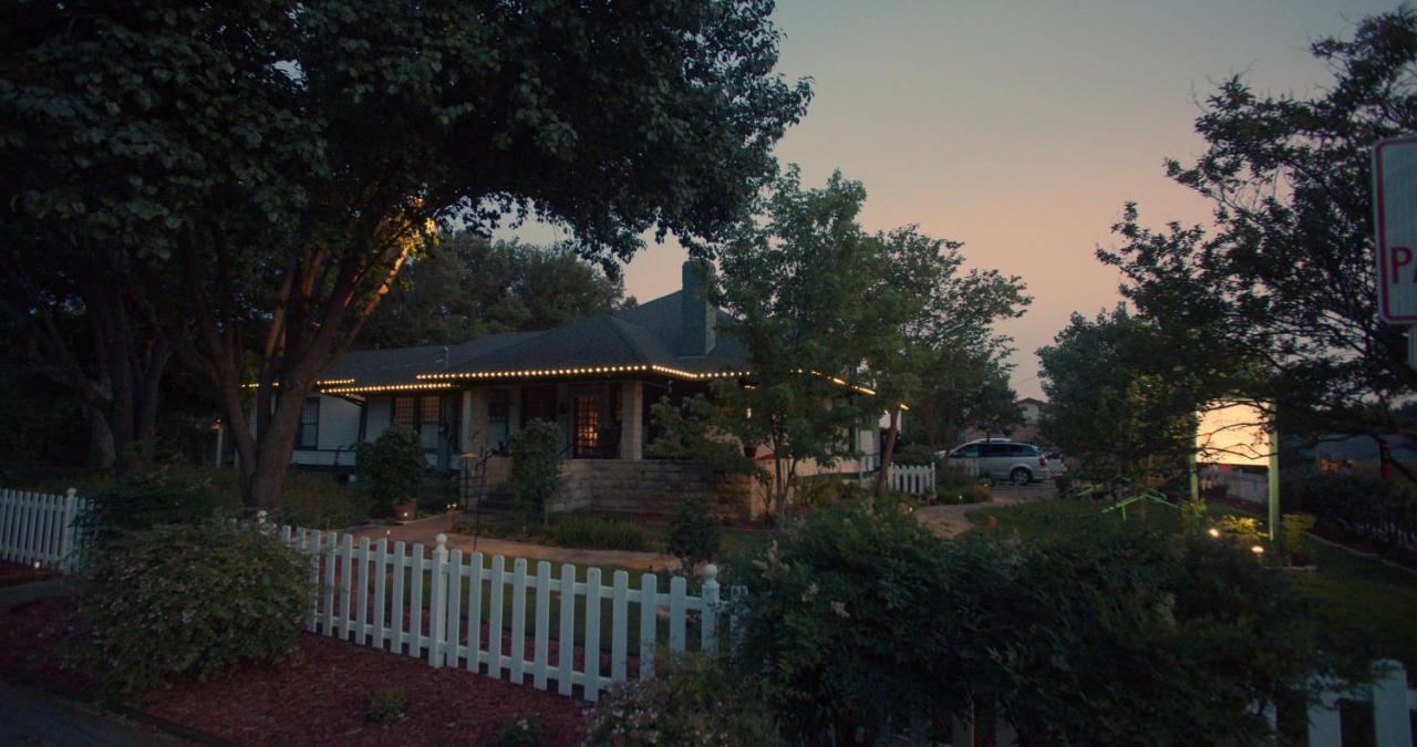 Granbury Gardens Bed And Breakfast 외부 사진