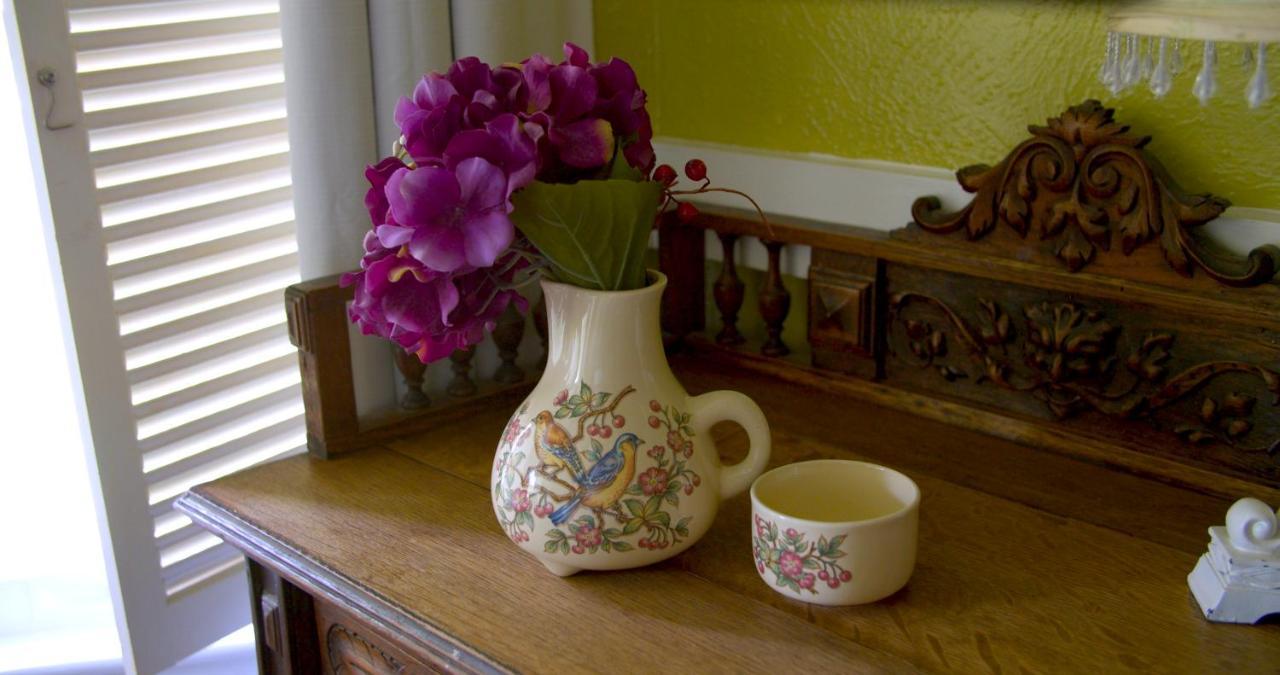 Granbury Gardens Bed And Breakfast 외부 사진