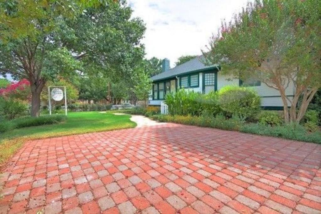 Granbury Gardens Bed And Breakfast 외부 사진