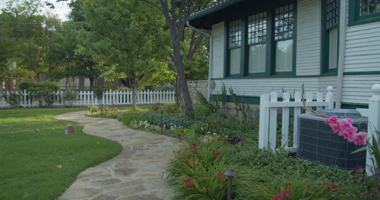 Granbury Gardens Bed And Breakfast 외부 사진