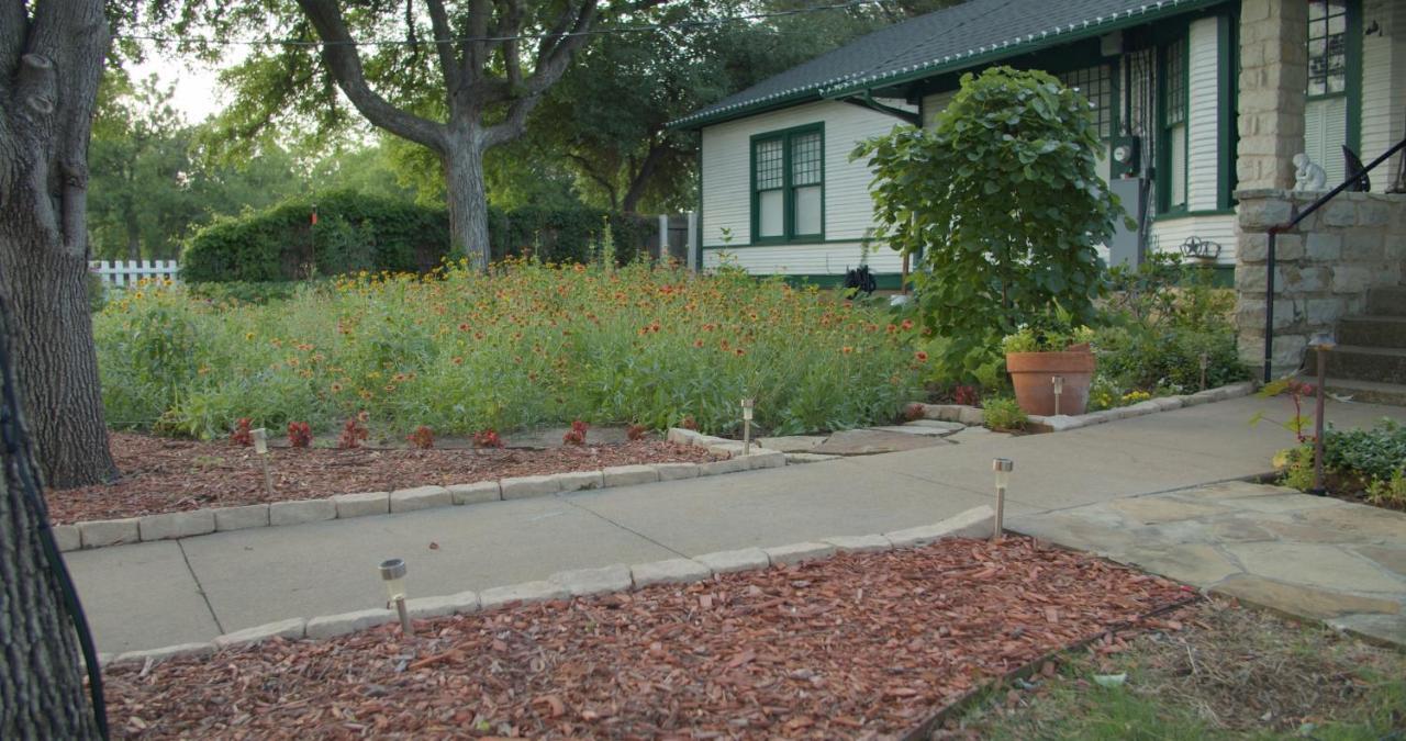 Granbury Gardens Bed And Breakfast 외부 사진